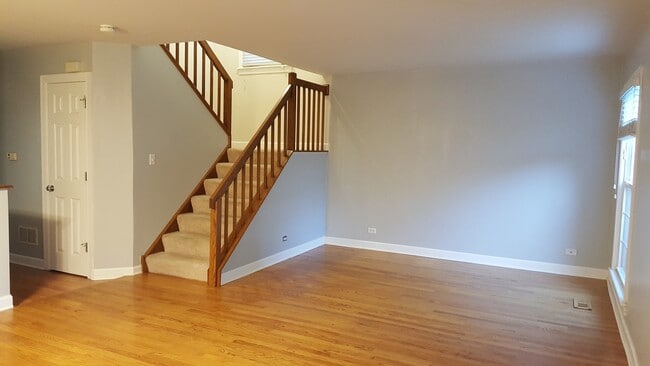 Building Photo - 1722 Ranchview Dr