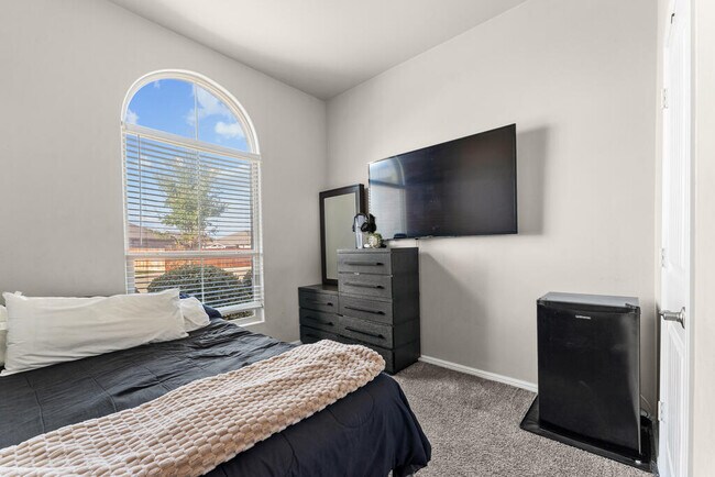 Building Photo - 7533 Orion Rd