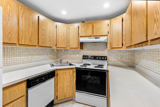 Building Photo - 826 Sky Pine Way