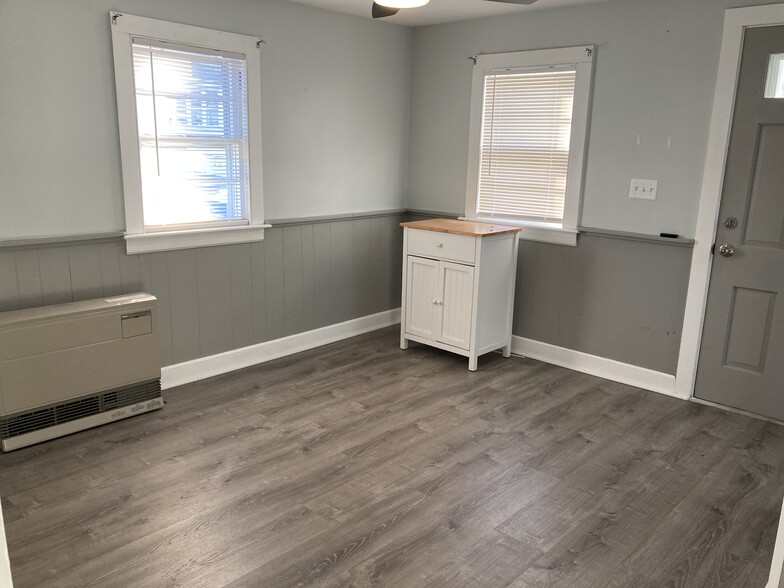 Building Photo - 31 W Old Orchard Ave