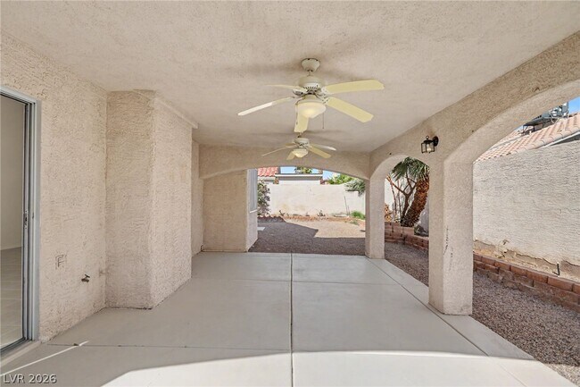 Building Photo - 2054 Cardigan Ave