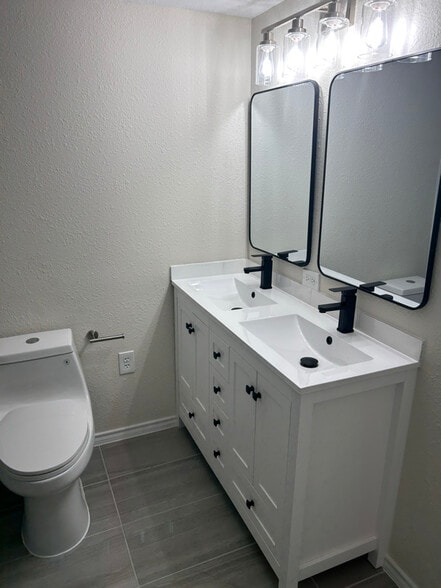 Building Photo - 502 Potomac St