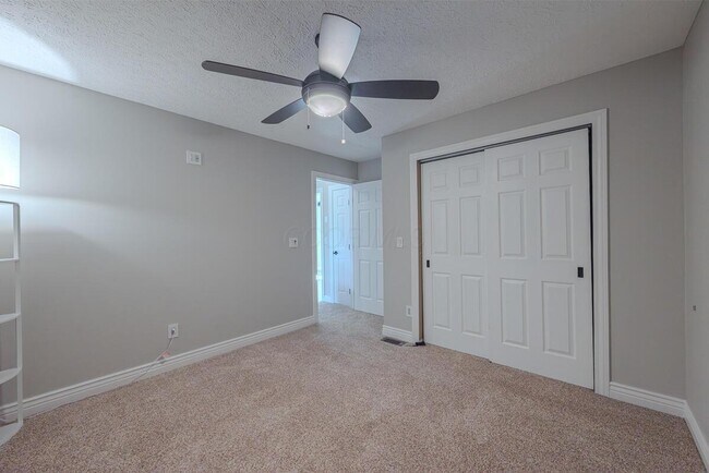 Building Photo - 7630 Alta View Blvd