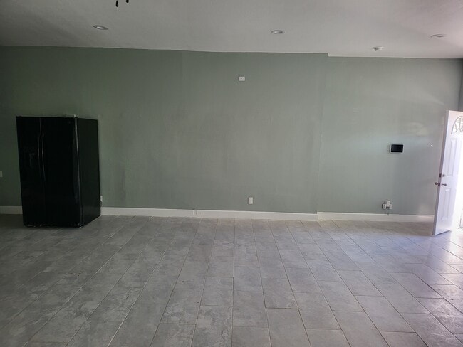 Building Photo - 6000 Trowbridge Dr