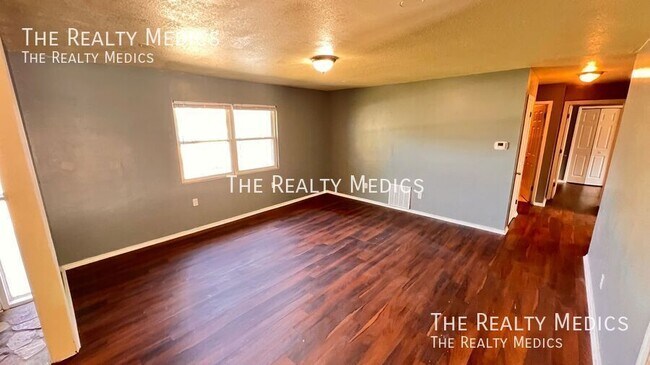 Building Photo - 1073 Leeward Dr