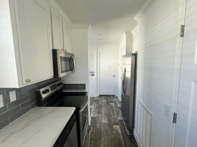 Building Photo - 40 Betty Dr