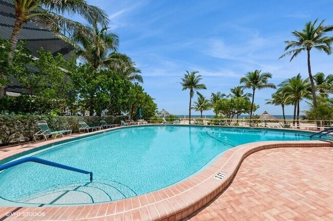 Building Photo - 710 N Ocean Blvd