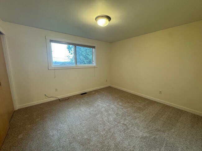 Building Photo - 11022 Palisades Ave SW