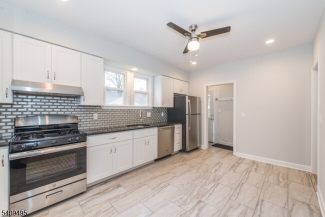 Building Photo - 72 Claremont Ave