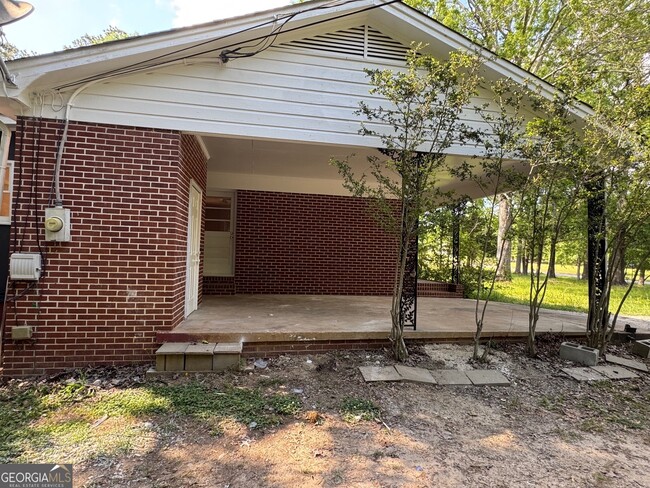 Building Photo - 1571 Pete Dickens Rd
