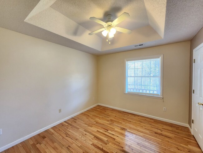 Building Photo - Candler Rental