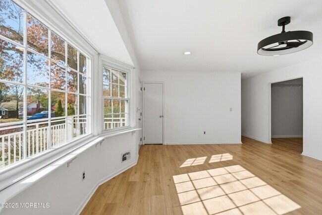 Building Photo - 218 Holly Ave