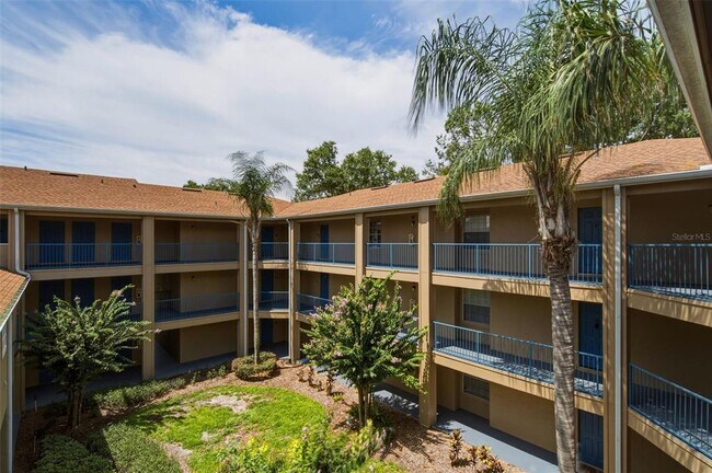 Building Photo - 7250 Westpointe Blvd