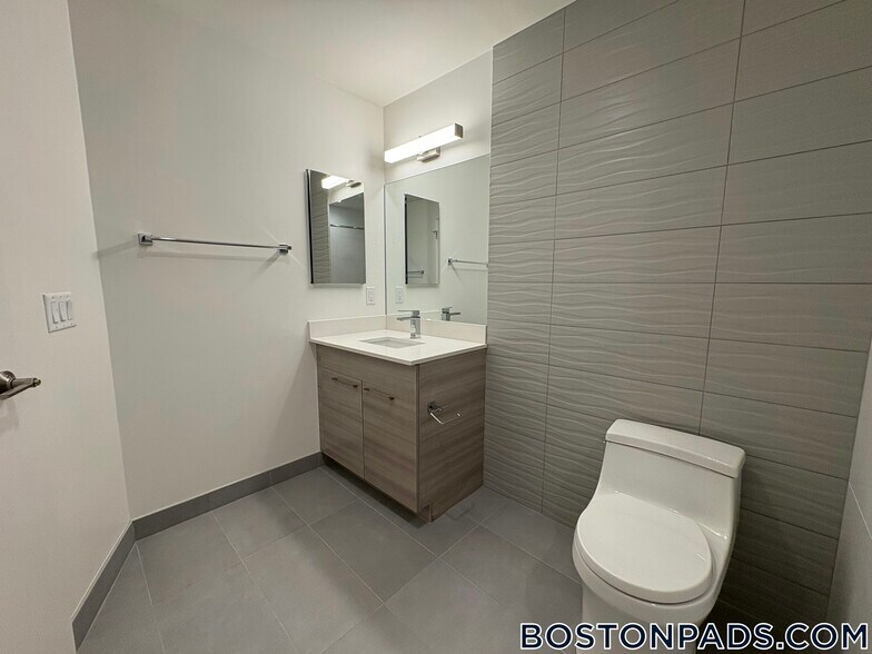 Building Photo - 1079 Commonwealth Ave