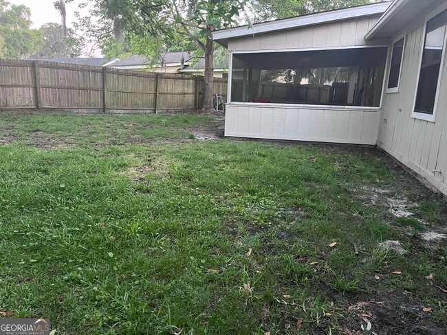 Building Photo - 315 Sunnyside Dr