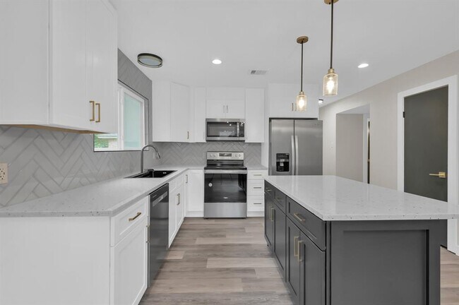 Building Photo - 3526 Indian Forest Dr