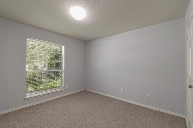 Building Photo - 430 Spindle Ridge Dr