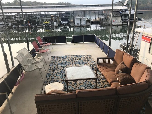 Building Photo - House Boat on Clemson Marina