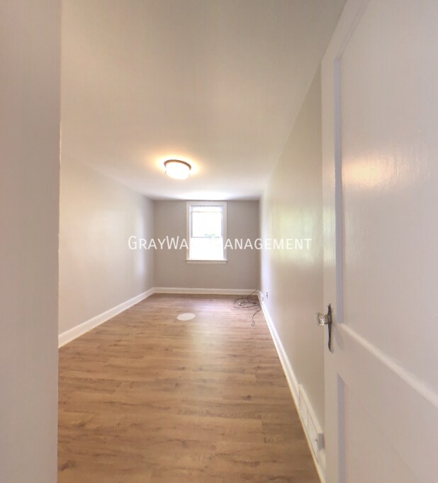 Building Photo - $2,000 - 3 Bedroom 1 Bathroom House In Col...