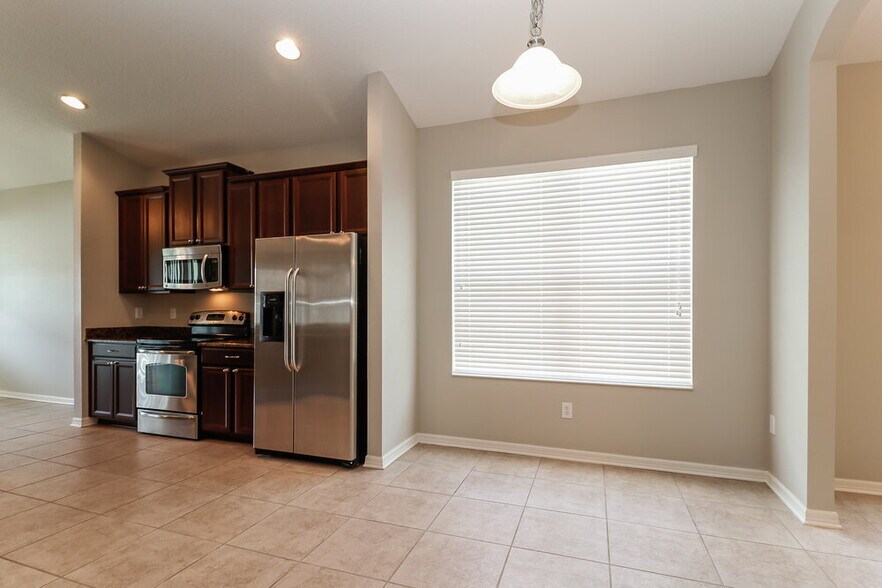 Building Photo - 7320 Forest Mere Dr