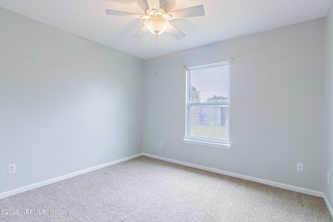 Building Photo - 12582 Hickory Lakes Dr S