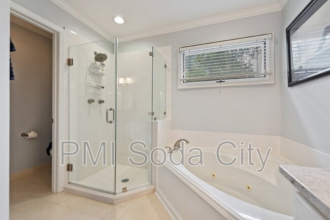 Building Photo - 10 Old Woodlands Ct