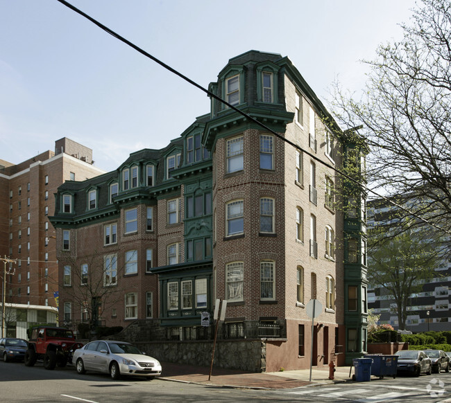 Building Photo - Hill Crest