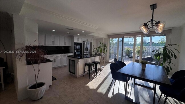 Building Photo - 903 NE 27th Ave