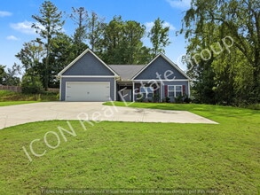 Building Photo - 3/2 Ranch home on large lot!