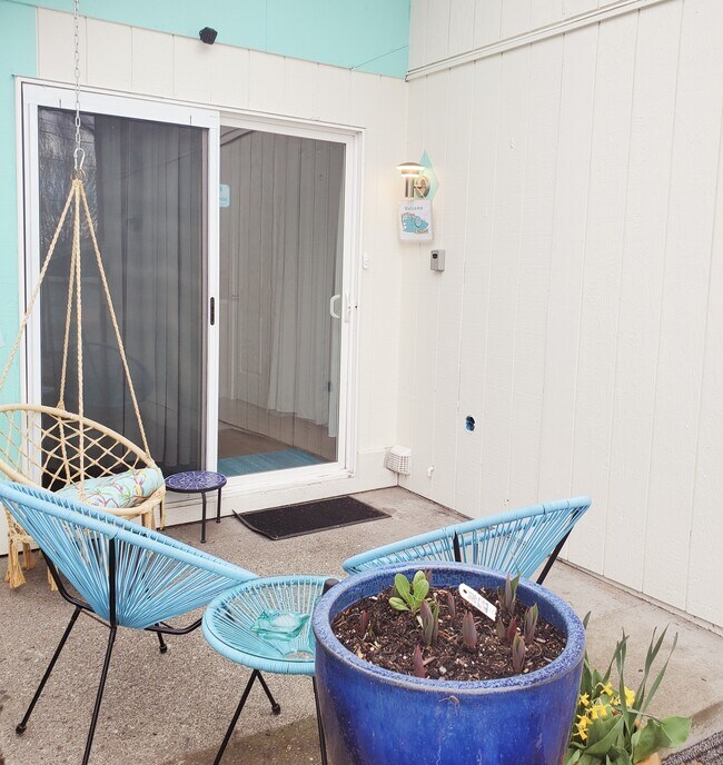 Building Photo - 1006 S Sprague Ave