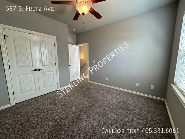 Building Photo - 587 S Fretz Ave