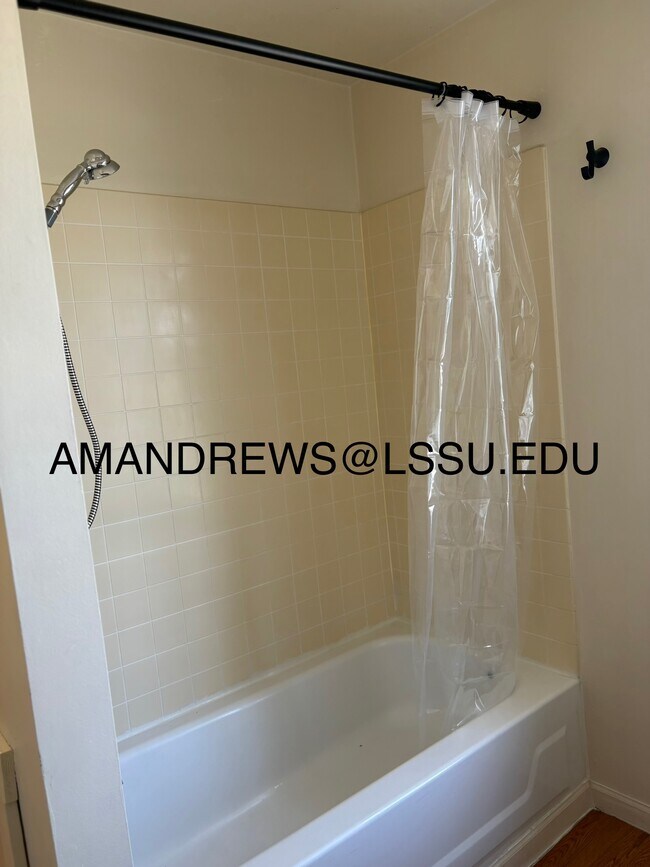 Building Photo - 607 11th St