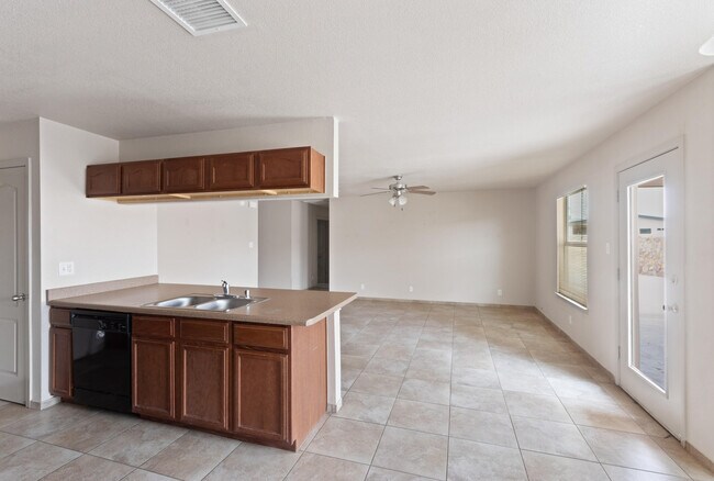 Building Photo - 608 Cactus Creek Pl