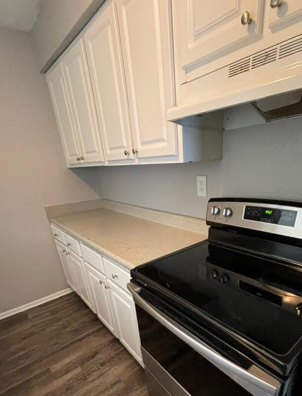 Building Photo - 14323 Lucerne Dr