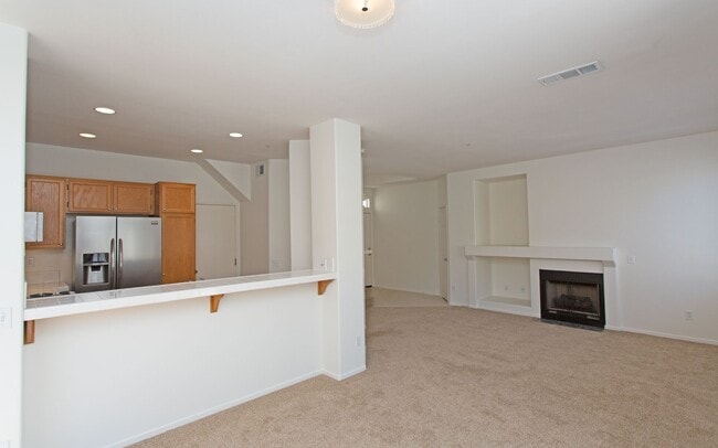 Building Photo - Spacious Home within the Legends Community...