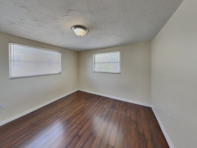 Building Photo - 6041 9th Ave