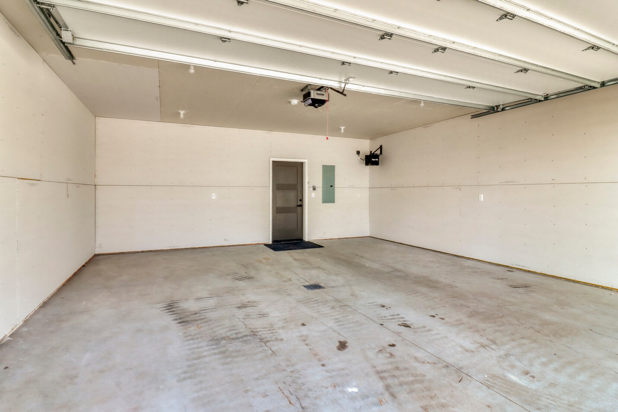 GARAGE - 5745 24th St S