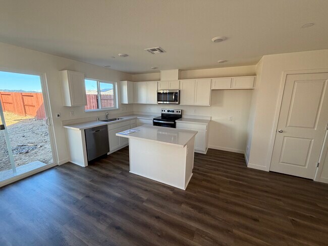 Building Photo - 831 Congaree Ln