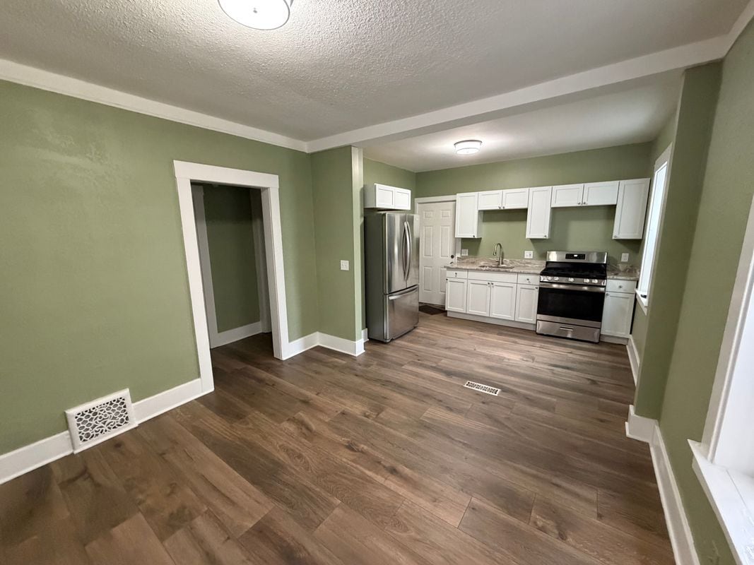 Building Photo - 7263 Senator St