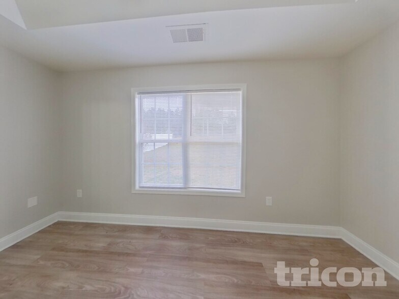 Building Photo - 556 Scarlet Leaf Ln.