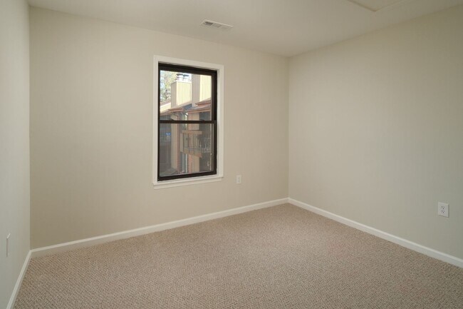 Building Photo - Renovated all new!! - Open Concept.  Top Level Condo. Close to BWI, Ft. Meade & NSA.