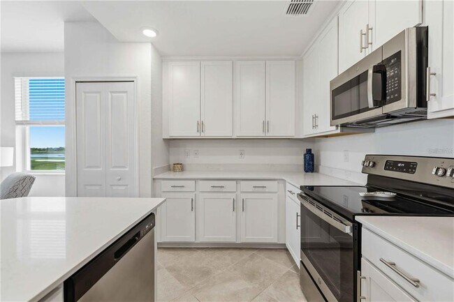 Building Photo - 12240 Wellen Golf St