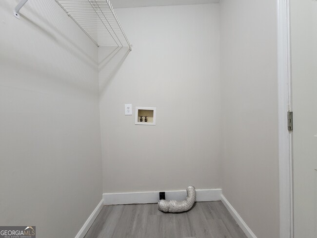 Building Photo - 204 Segars Rd