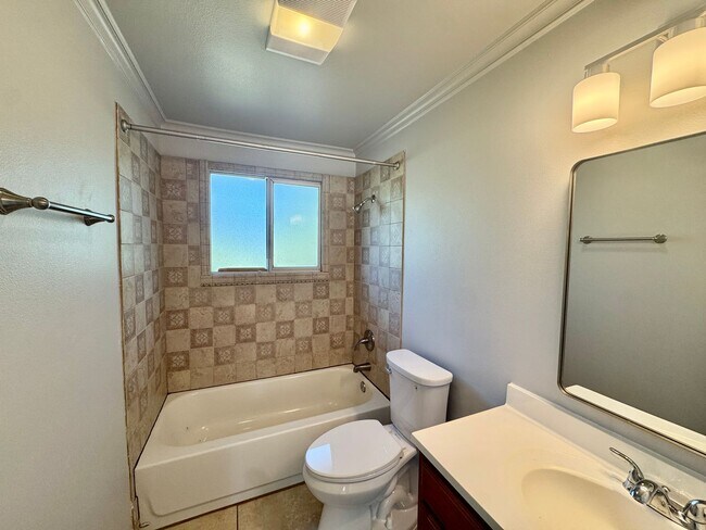 Building Photo - Beautifully Remodeled 4-Bedroom Home with Spacious Backyard in Mountlake Terrace