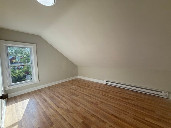 Building Photo - 376 Summer St