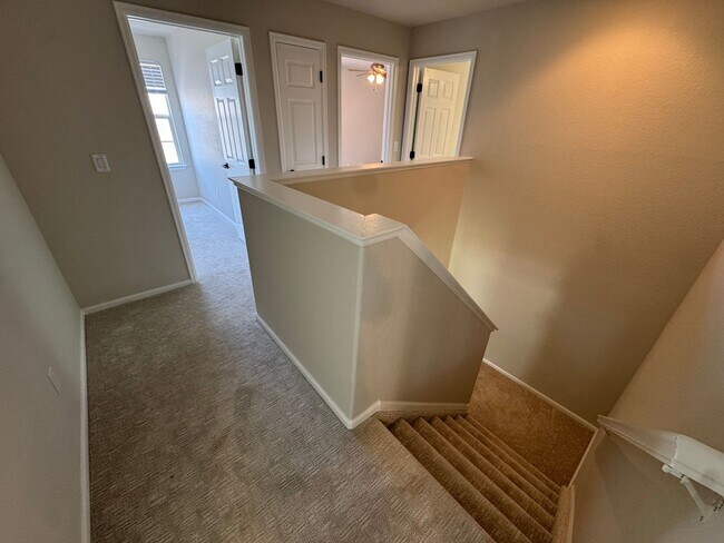 Building Photo - Completely Remodeled Home in Englewood