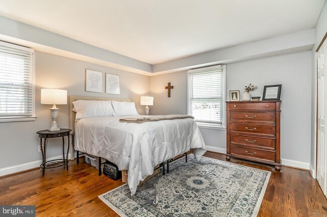 Building Photo - 355 Homeland Southway