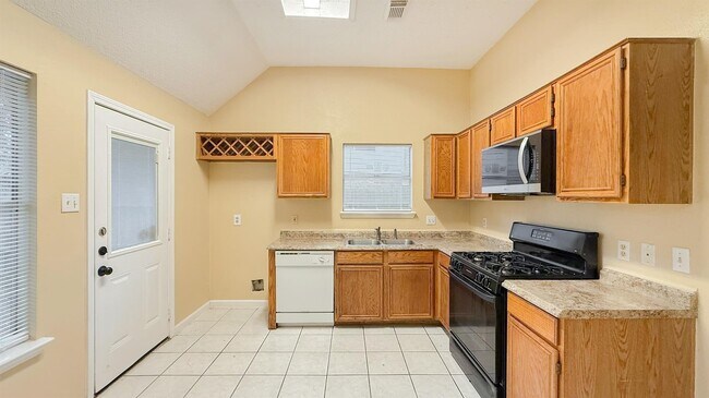 Building Photo - 17326 Harmony Hill Dr