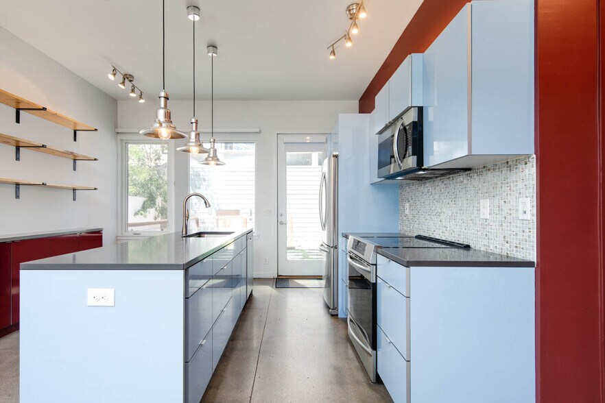 Building Photo - 3513 Delgany St