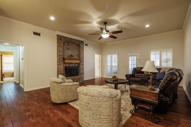 Building Photo - Furnished and For Lease